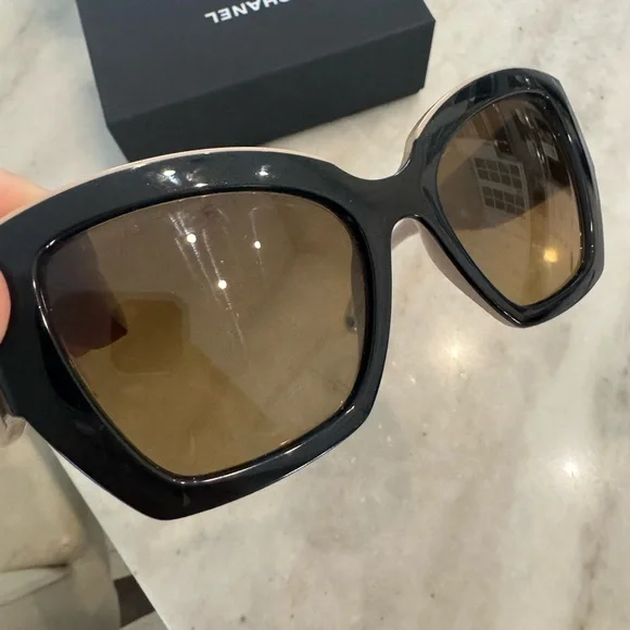 CHANEL Black Glasses Sleek Modern Design